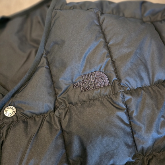 NorthFace Black Bomber Reversible - Picture 4 of 4